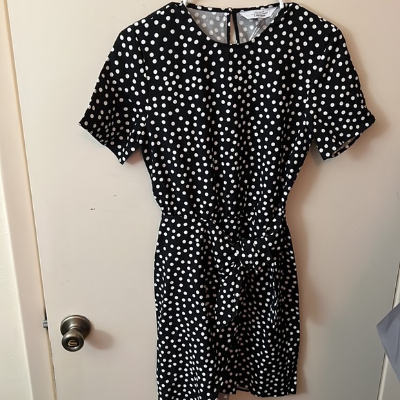 & others stories tie up mini wrap dress in black and white polka dot size 10 - Picture 2 of 7